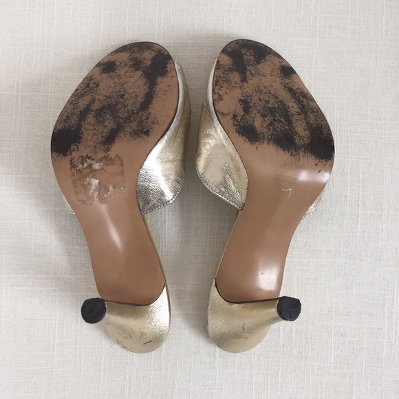 VINTAGE Gold Rosette Spring-o-later Style Heels - Picture 4 of 8